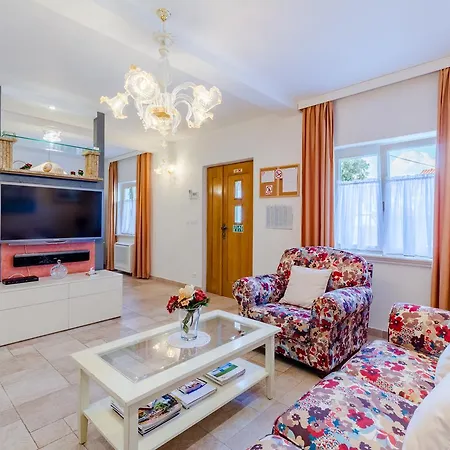 Apartments Villa Camellia - Adults Only Supetar Exterior photo