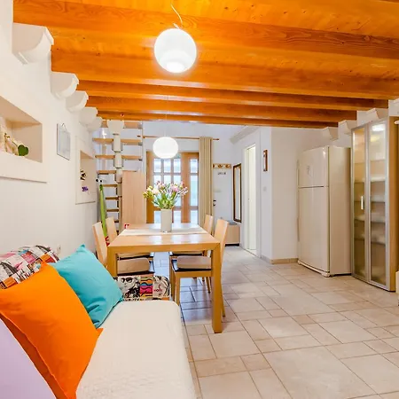 Apartments Villa Camellia - Adults Only Supetar Exterior photo