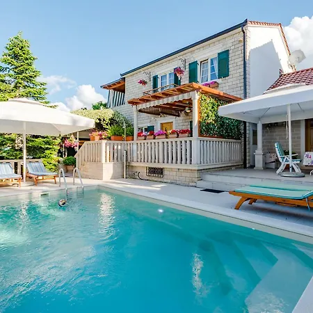 Apartments Villa Camellia - Adults Only Supetar Exterior photo