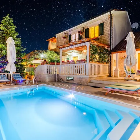 Apartments Villa Camellia - Adults Only Supetar Exterior photo