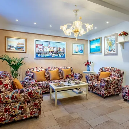 Apartments Villa Camellia - Adults Only Supetar Exterior photo