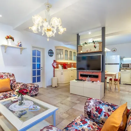 Apartments Villa Camellia - Adults Only Supetar Exterior photo