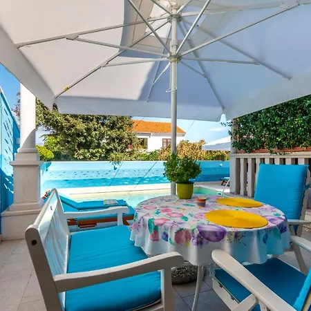 Apartments Villa Camellia - Adults Only Supetar Exterior photo