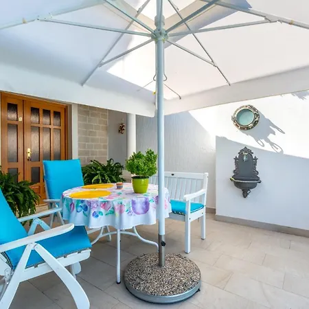 Apartments Villa Camellia - Adults Only Supetar Exterior photo